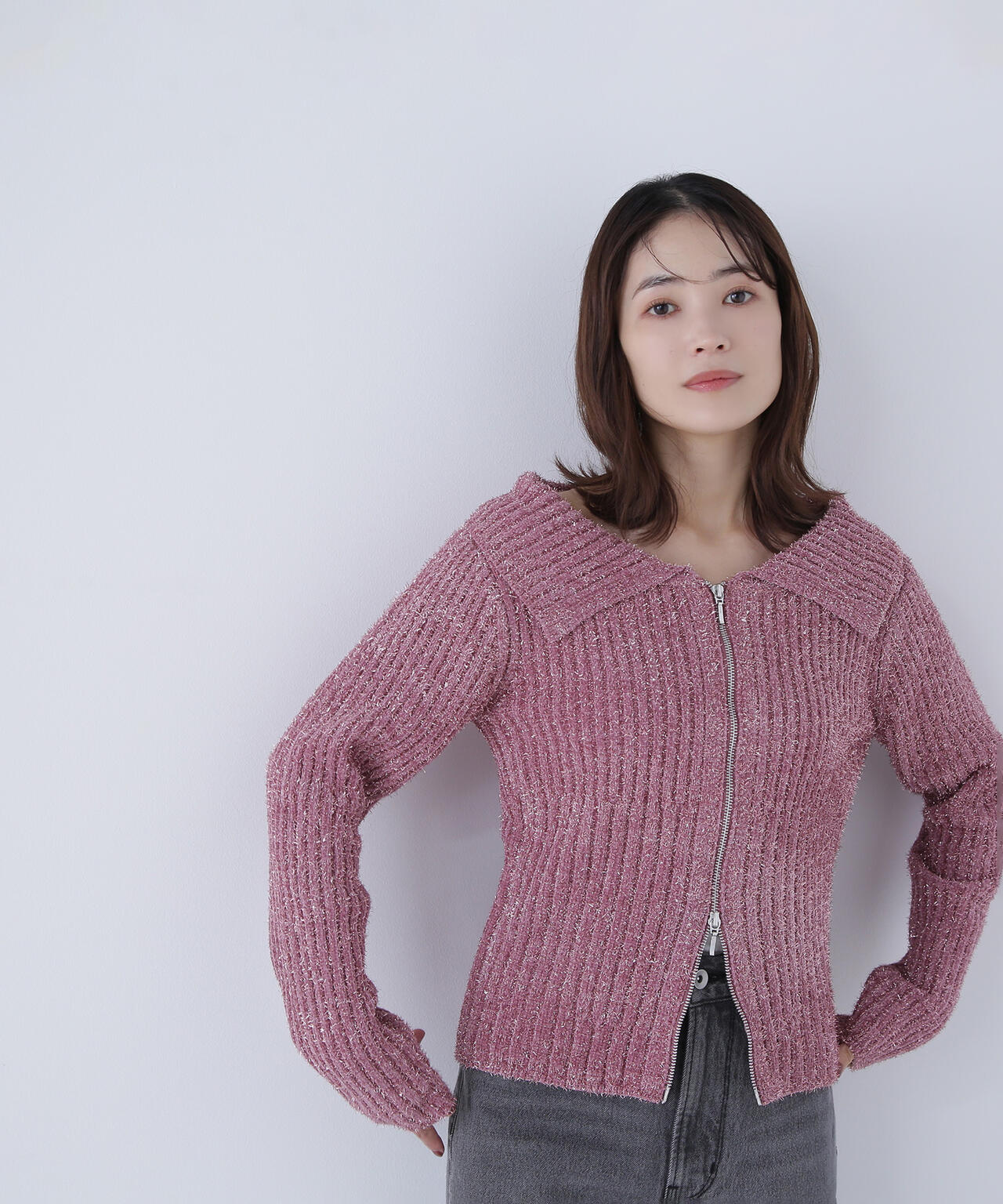 ラメシャギージップニット