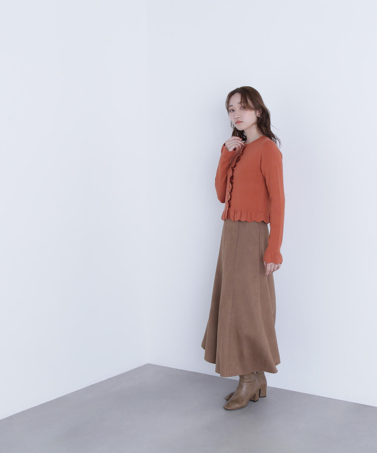 メタルボタンフリルカーディガン