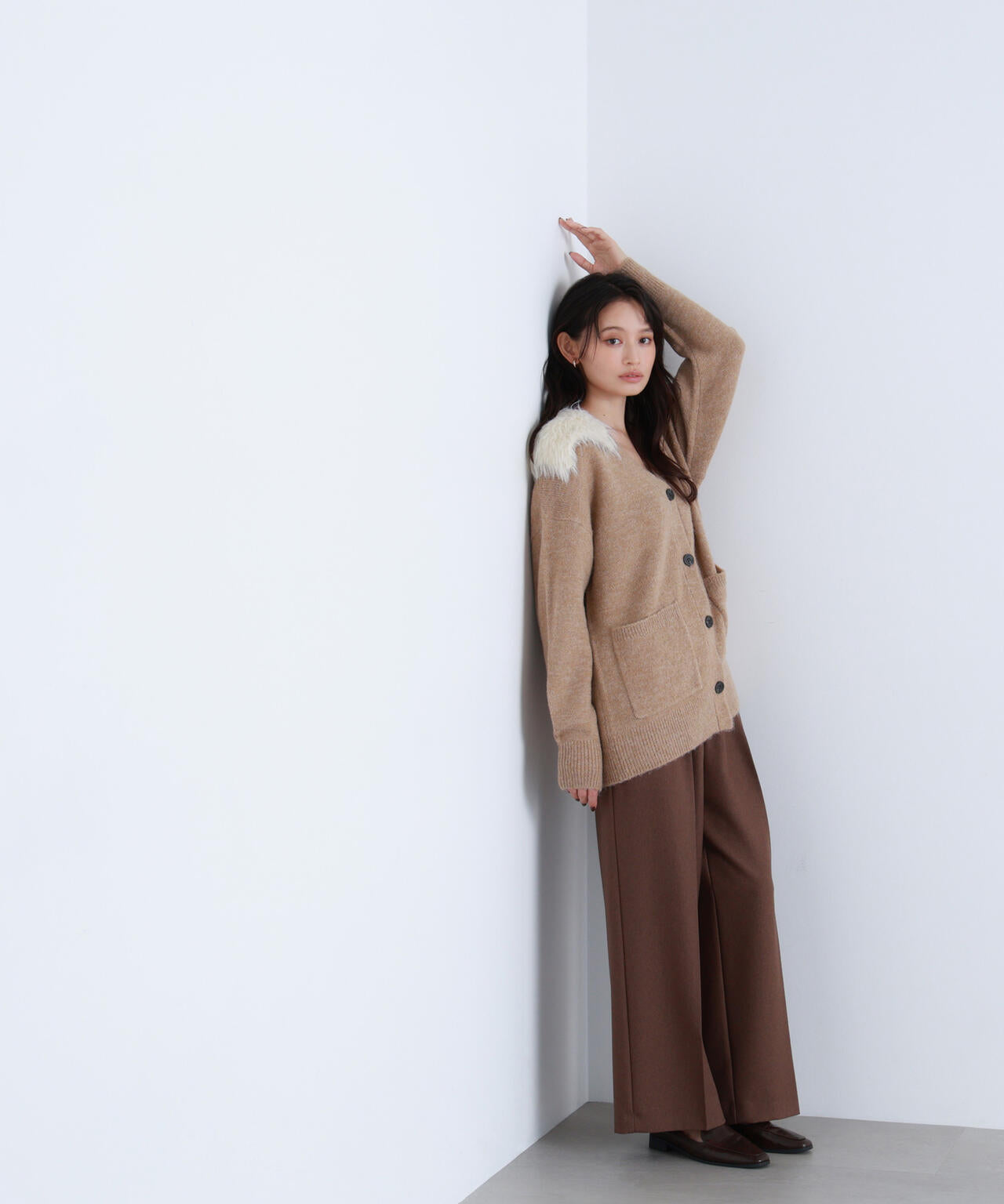 【BLANC】フェイクファー付ボクシーカーディガン