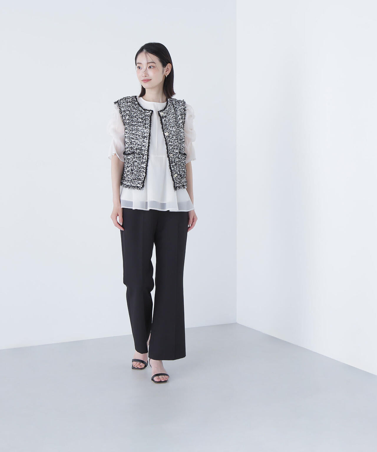 ツイーディーニットジレ