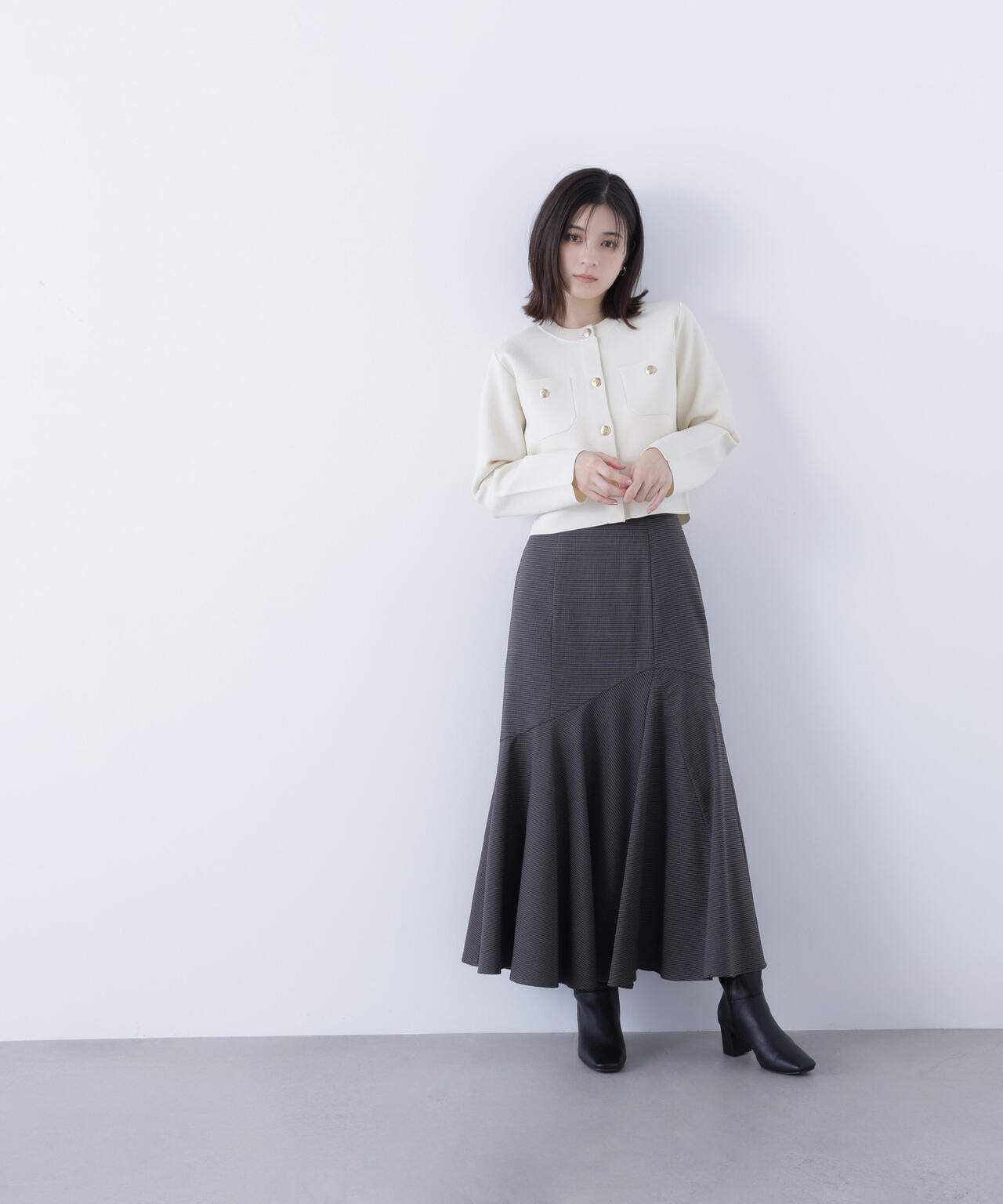 エンブレムボタンニットジャケット