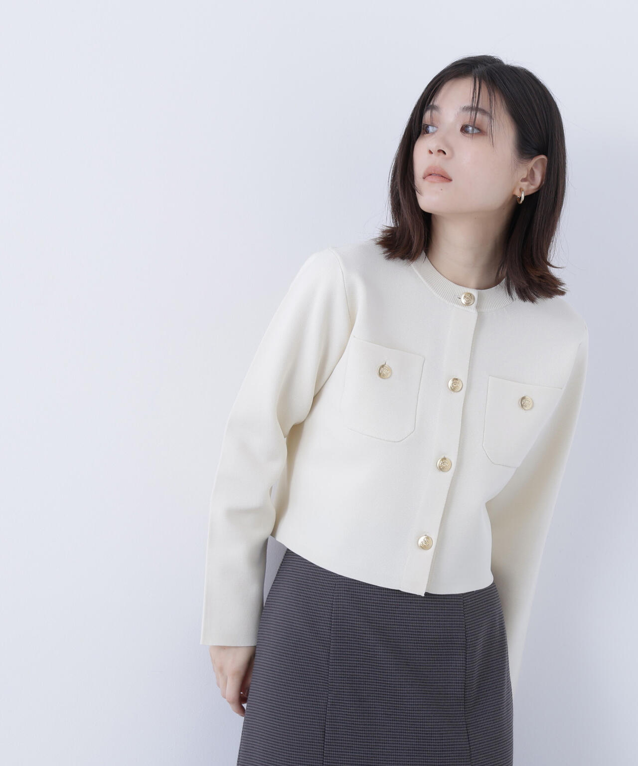 エンブレムボタンニットジャケット