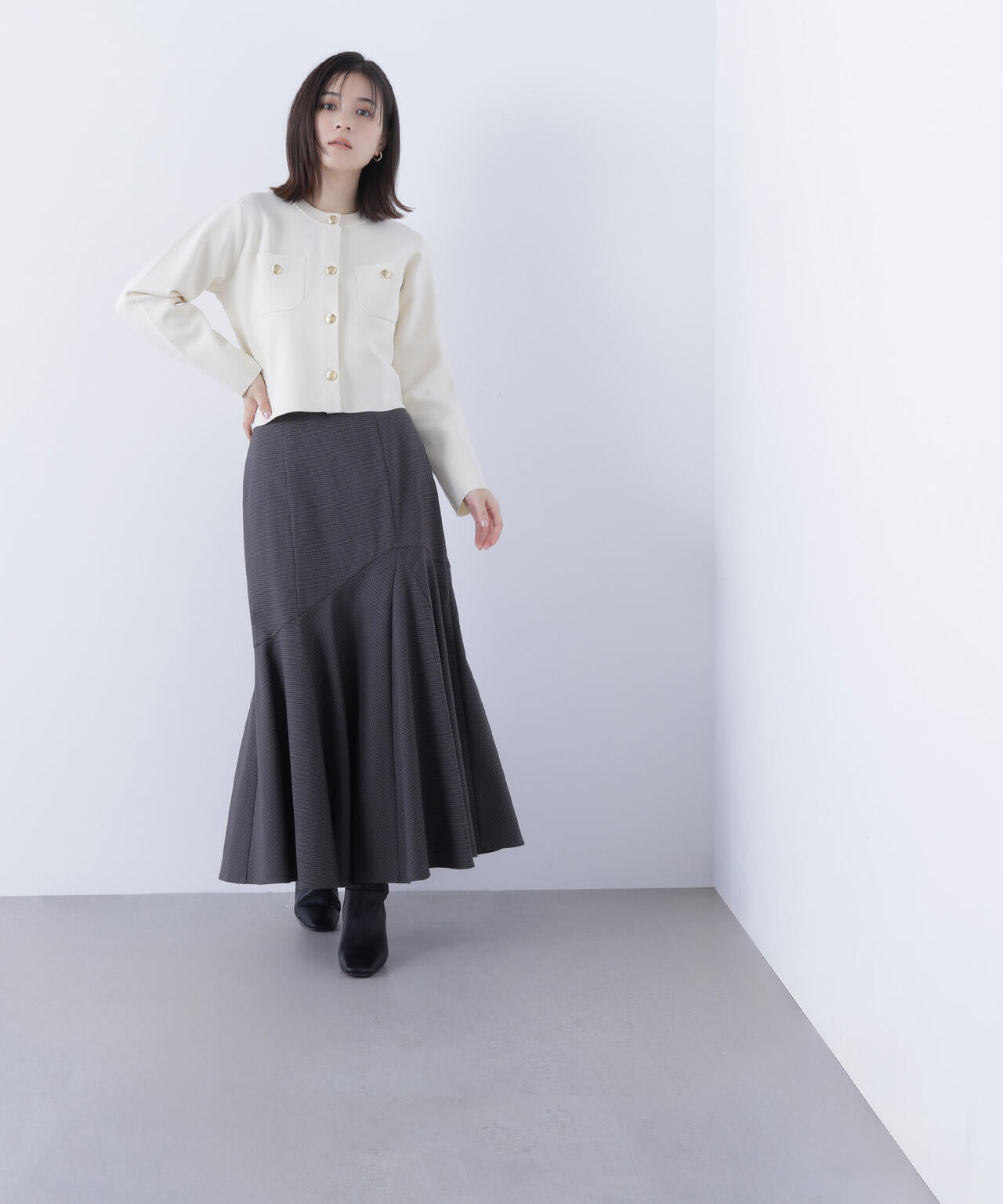 エンブレムボタンニットジャケット