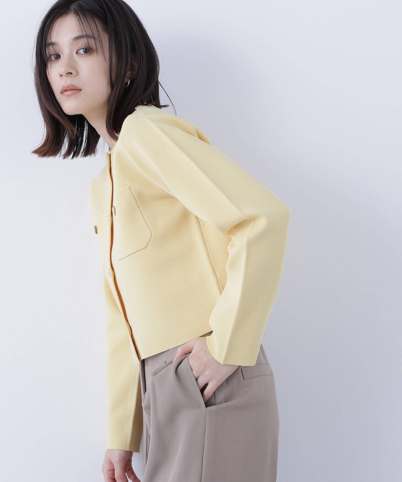 エンブレムボタンニットジャケット