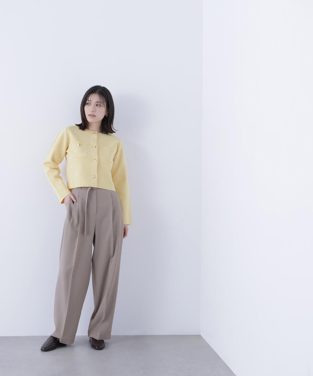 【横浜ジョイナス・mix.tokyo 限定カラー:ダークグリーン】エンブレムボタンニットジャケット