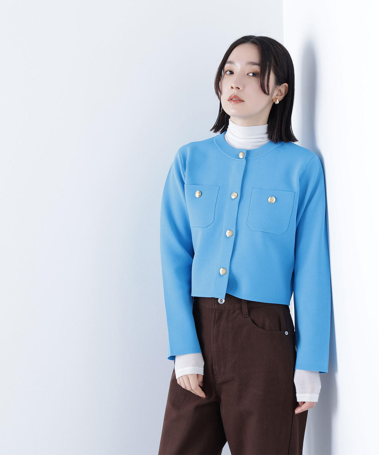 【横浜ジョイナス・mix.tokyo 限定カラー:ダークグリーン】エンブレムボタンニットジャケット