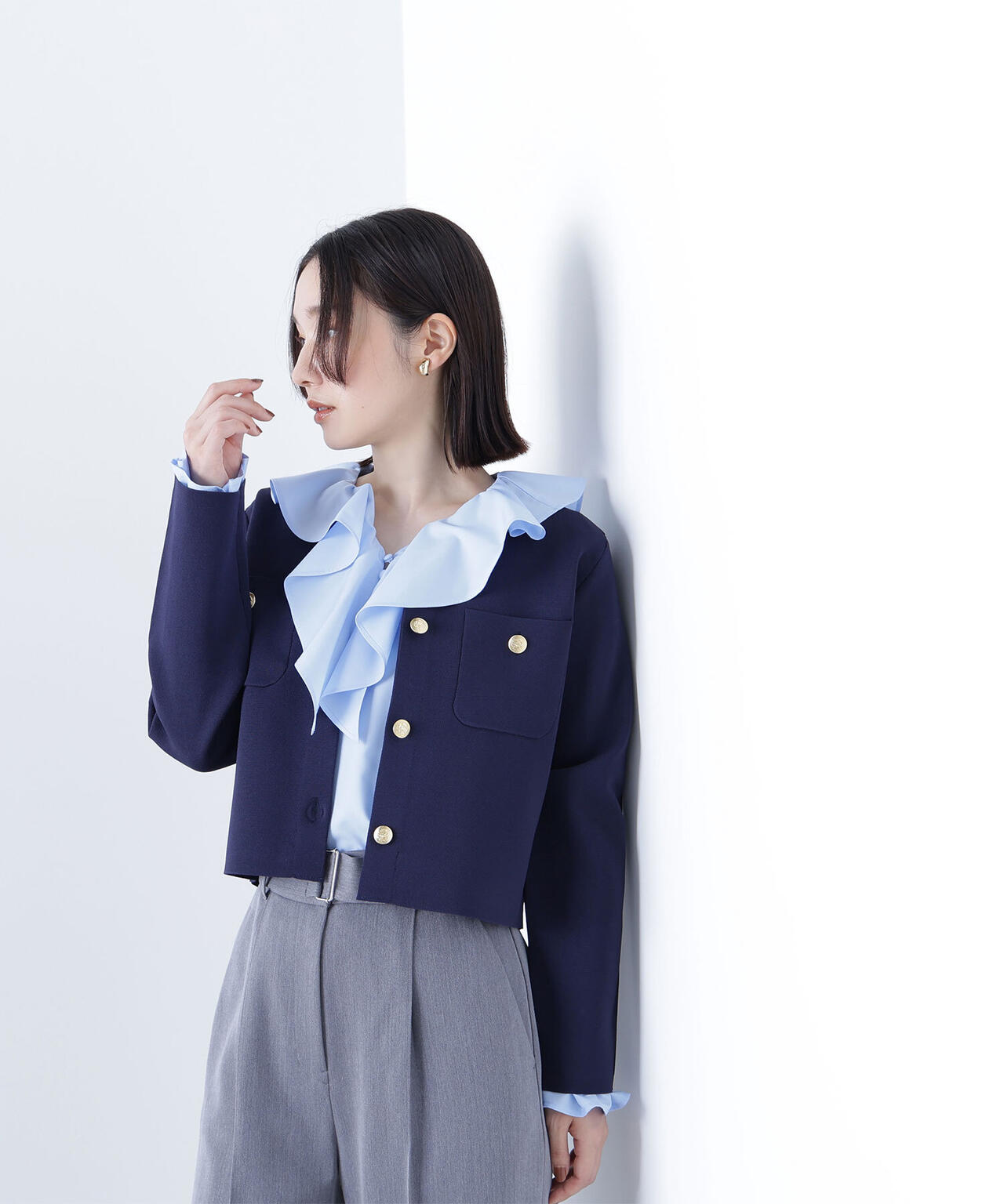 エンブレムボタンニットジャケット