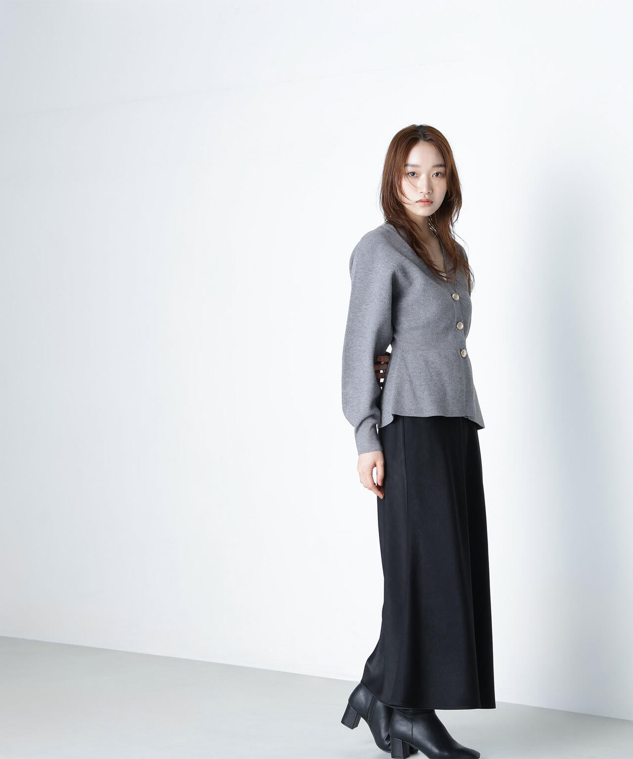 ペプラムフォルムカーディガン