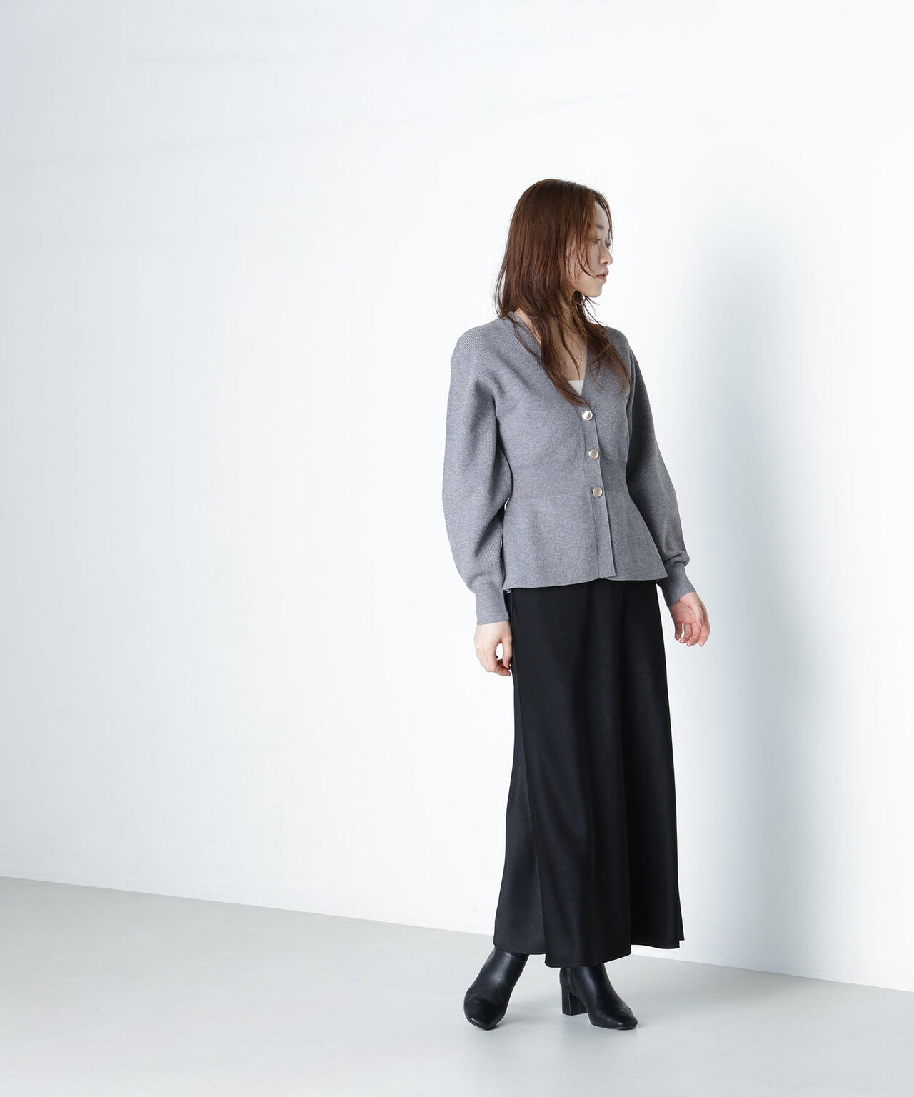 ペプラムフォルムカーディガン