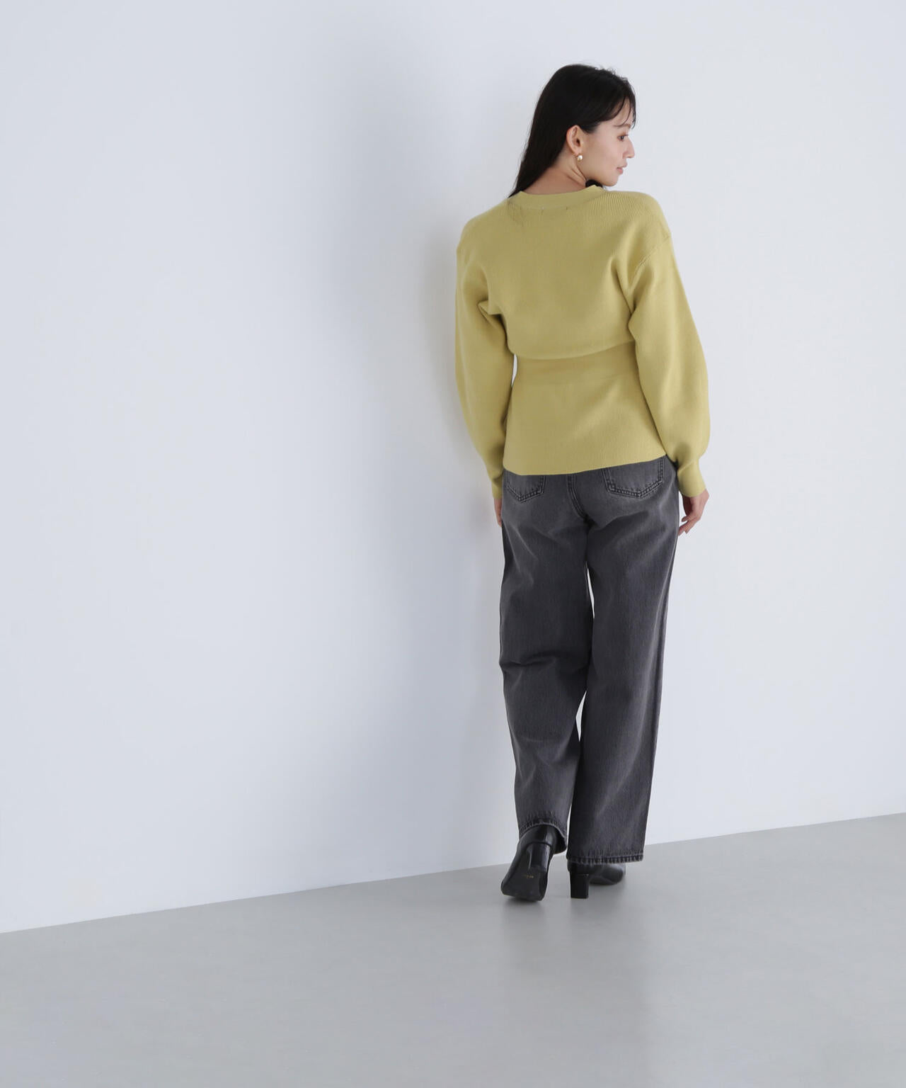 ペプラムフォルムカーディガン