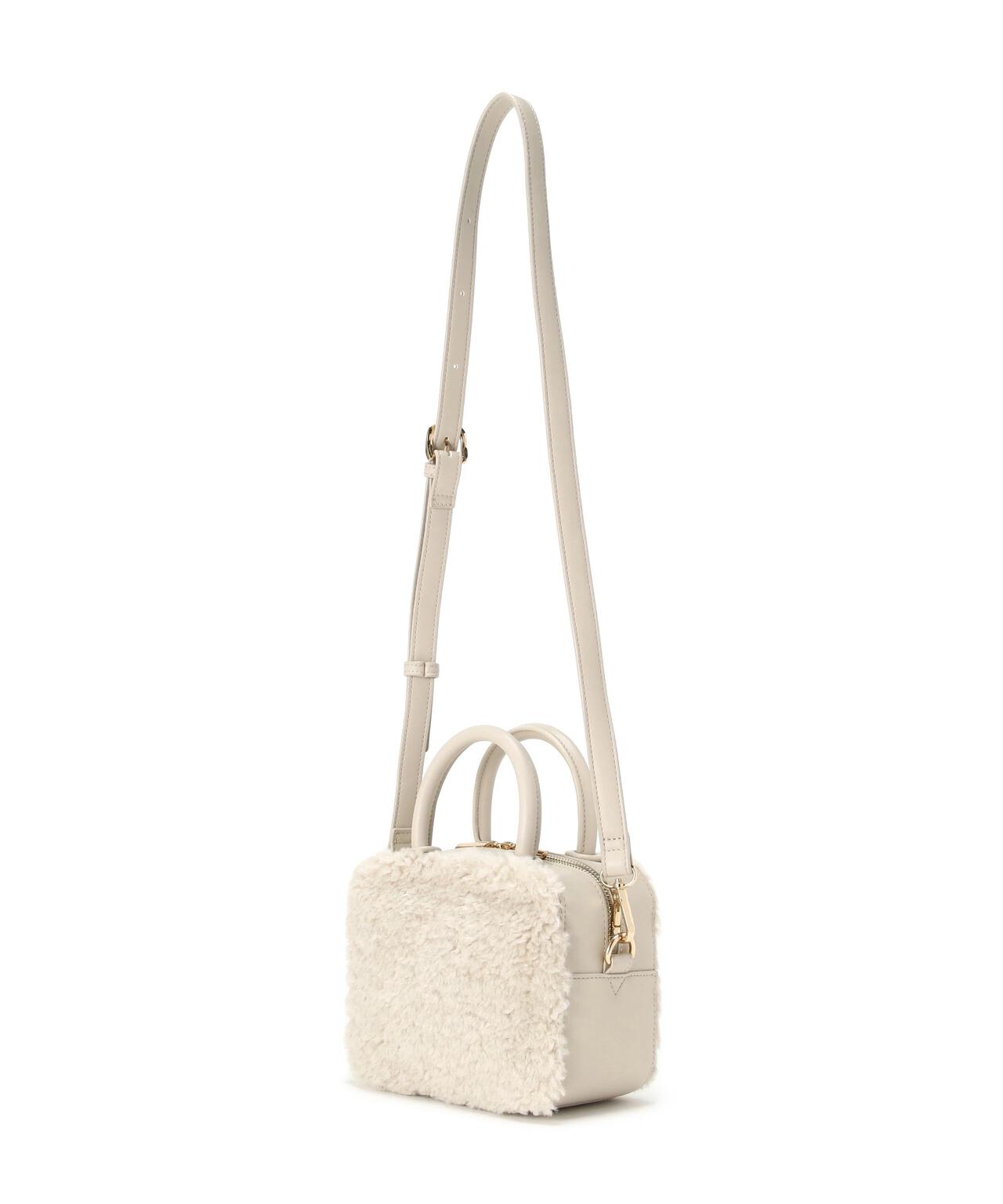 カーリーフェイクファーボクシーショルダーバッグ