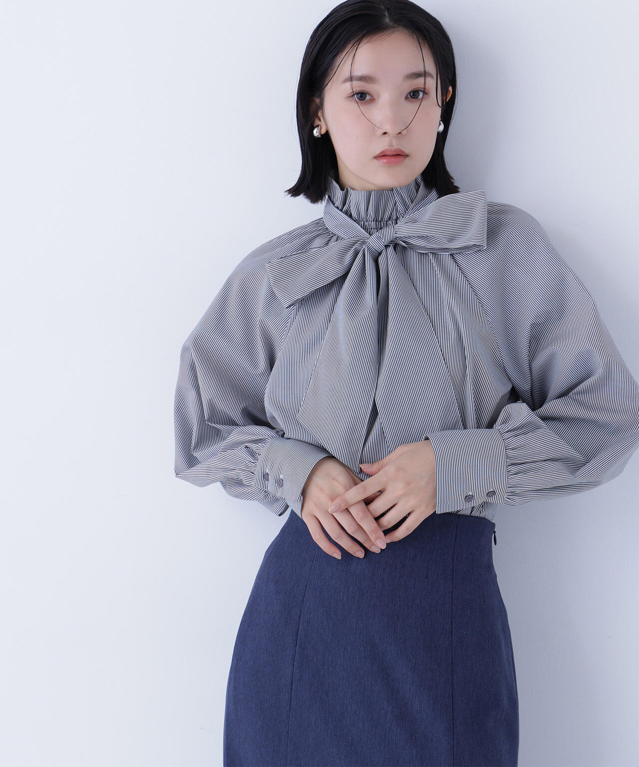 ハイネックリボンボウブラウス