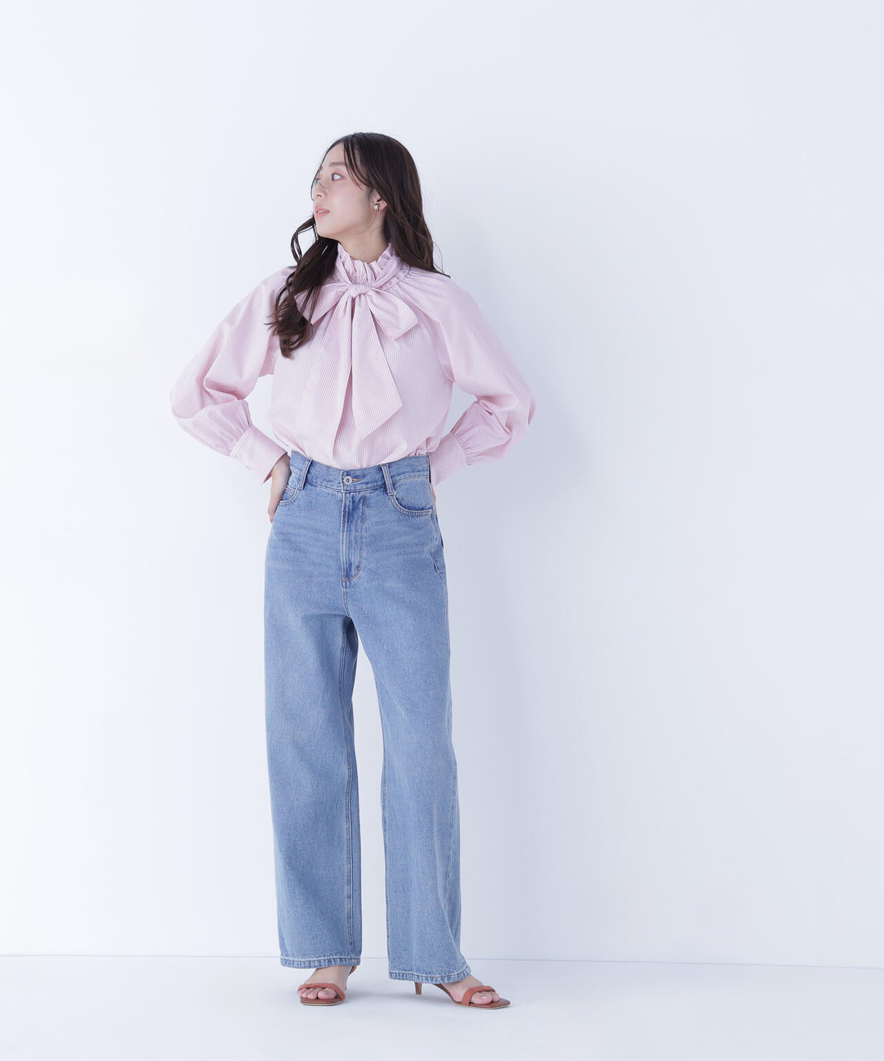 ハイネックリボンボウブラウス