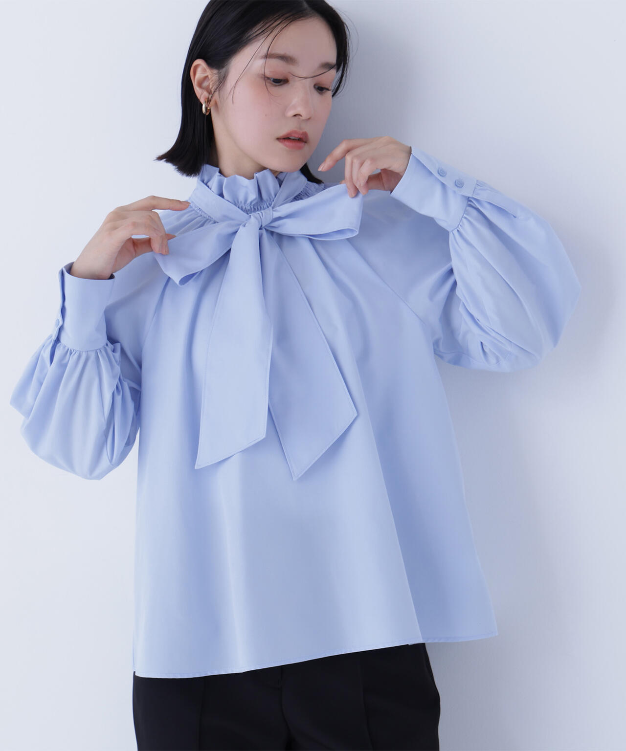 ハイネックリボンボウブラウス
