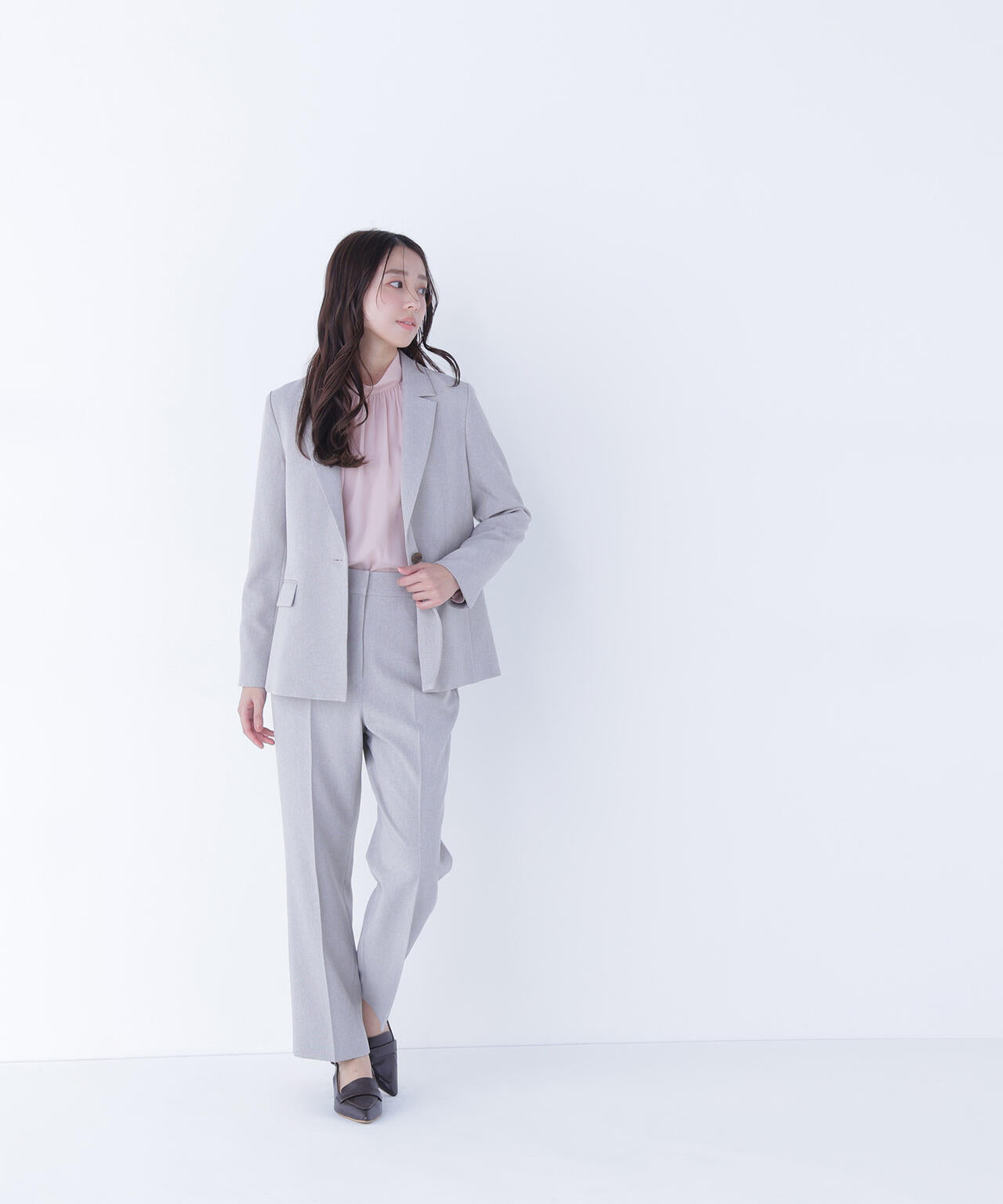 ハイネックボリュームシアーブラウス