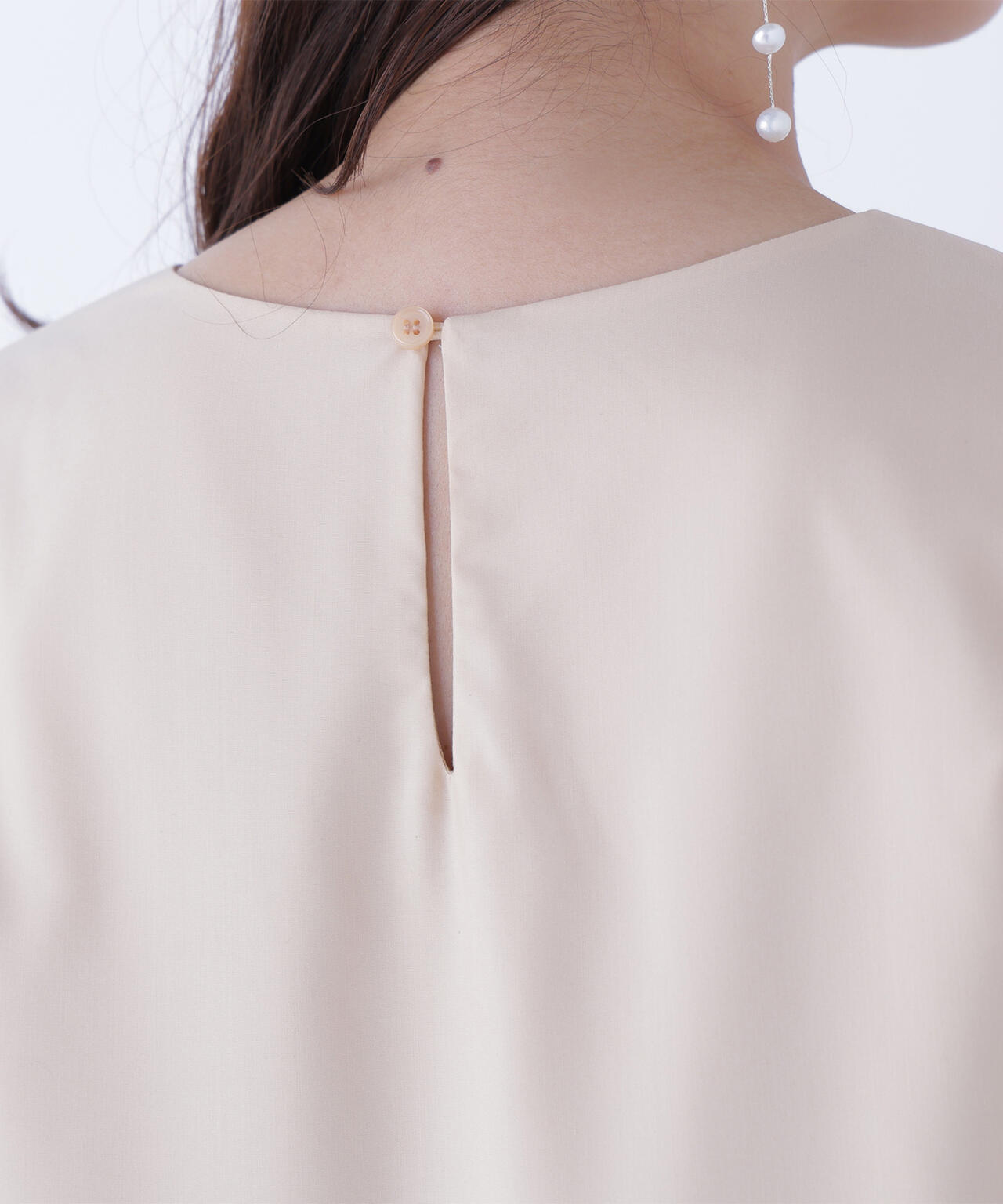 プリーツヘムブラウス