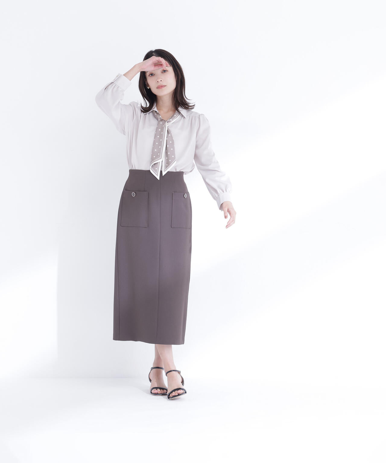 デザインスカーフ付ブラウス