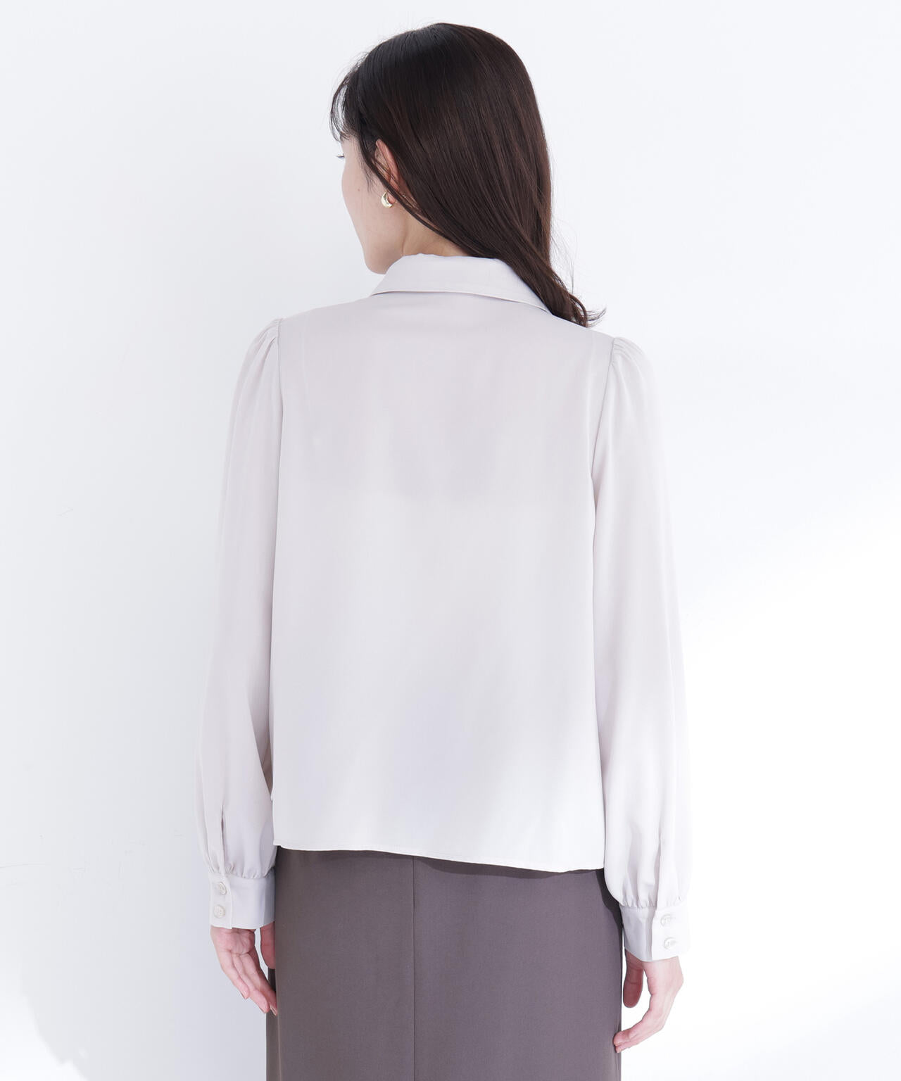 デザインスカーフ付ブラウス