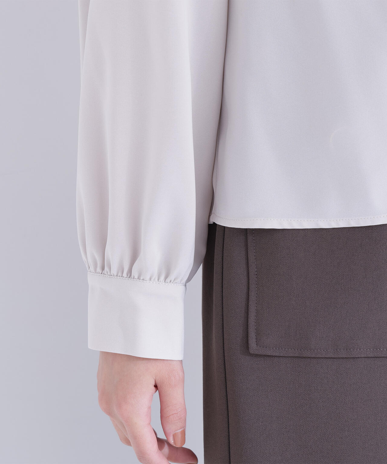 デザインスカーフ付ブラウス