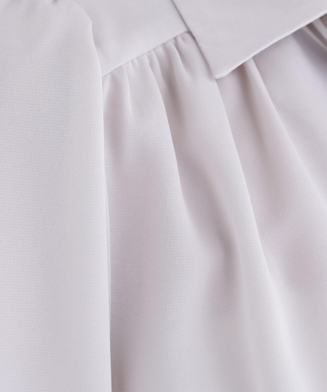 デザインスカーフ付ブラウス