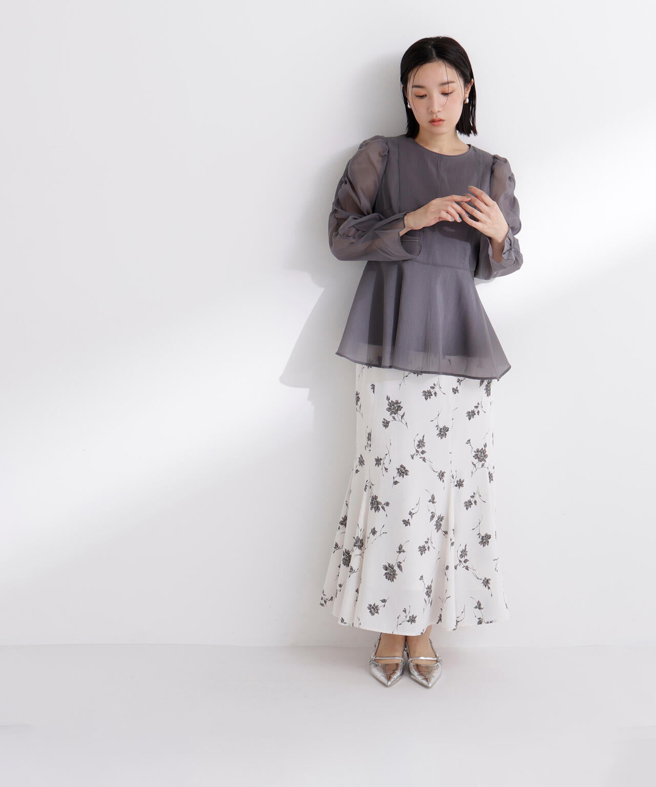 【一部店舗・mix.tokyo 限定カラー:ペールイエロー】シアーペプラムブラウス