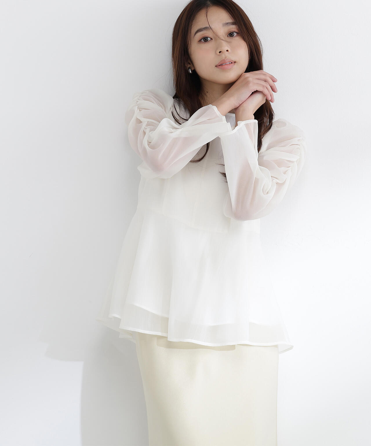 【一部店舗・mix.tokyo 限定カラー:ペールイエロー】シアーペプラムブラウス