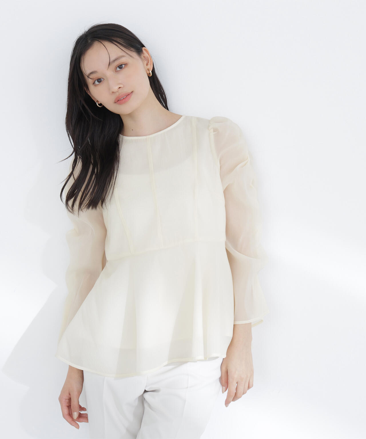 【一部店舗・mix.tokyo 限定カラー:ペールイエロー】シアーペプラムブラウス