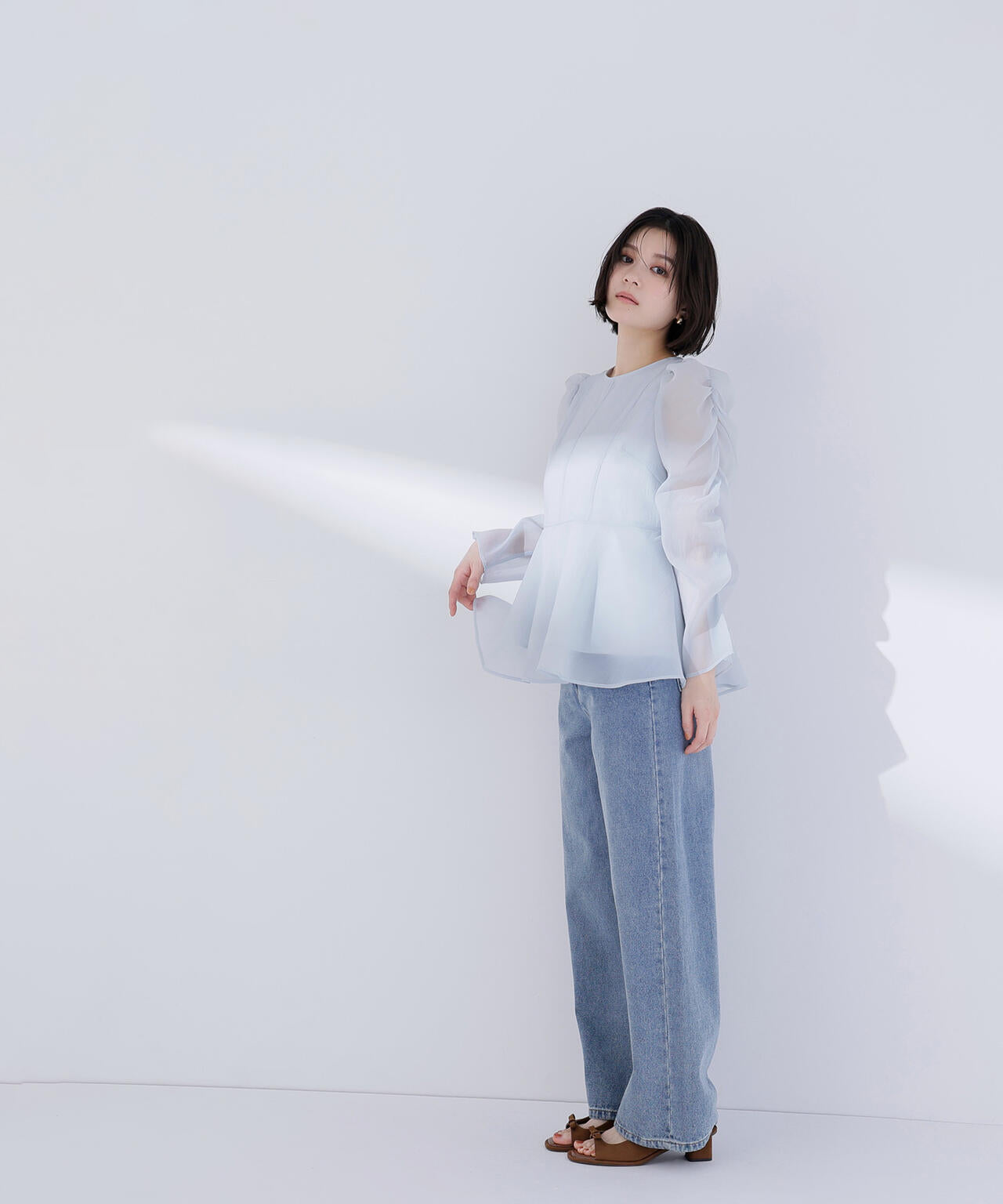 【一部店舗・mix.tokyo 限定カラー:ペールイエロー】シアーペプラムブラウス