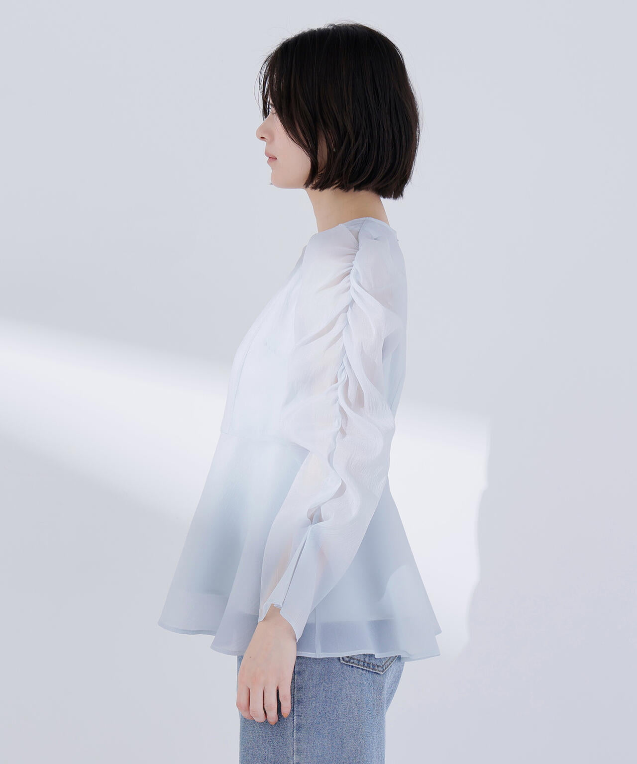 【一部店舗・mix.tokyo 限定カラー:ペールイエロー】シアーペプラムブラウス