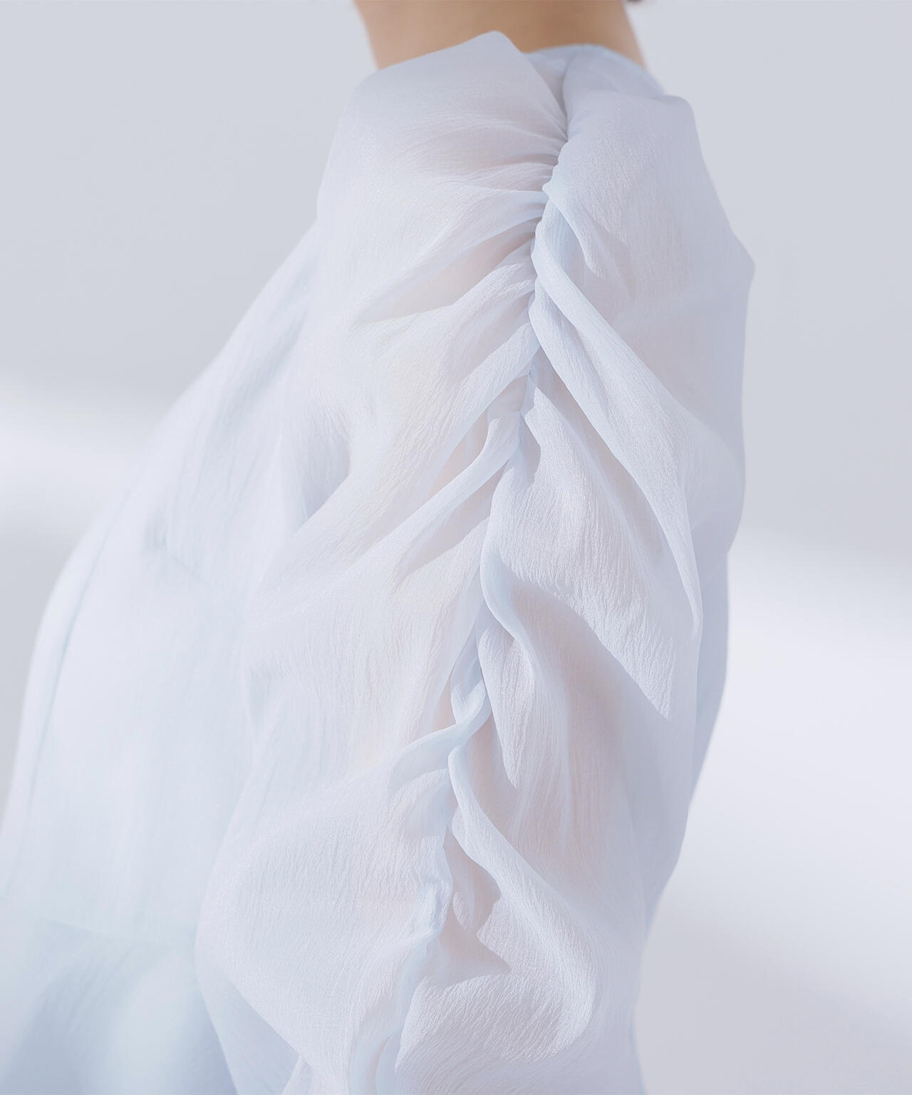 【一部店舗・mix.tokyo 限定カラー:ペールイエロー】シアーペプラムブラウス