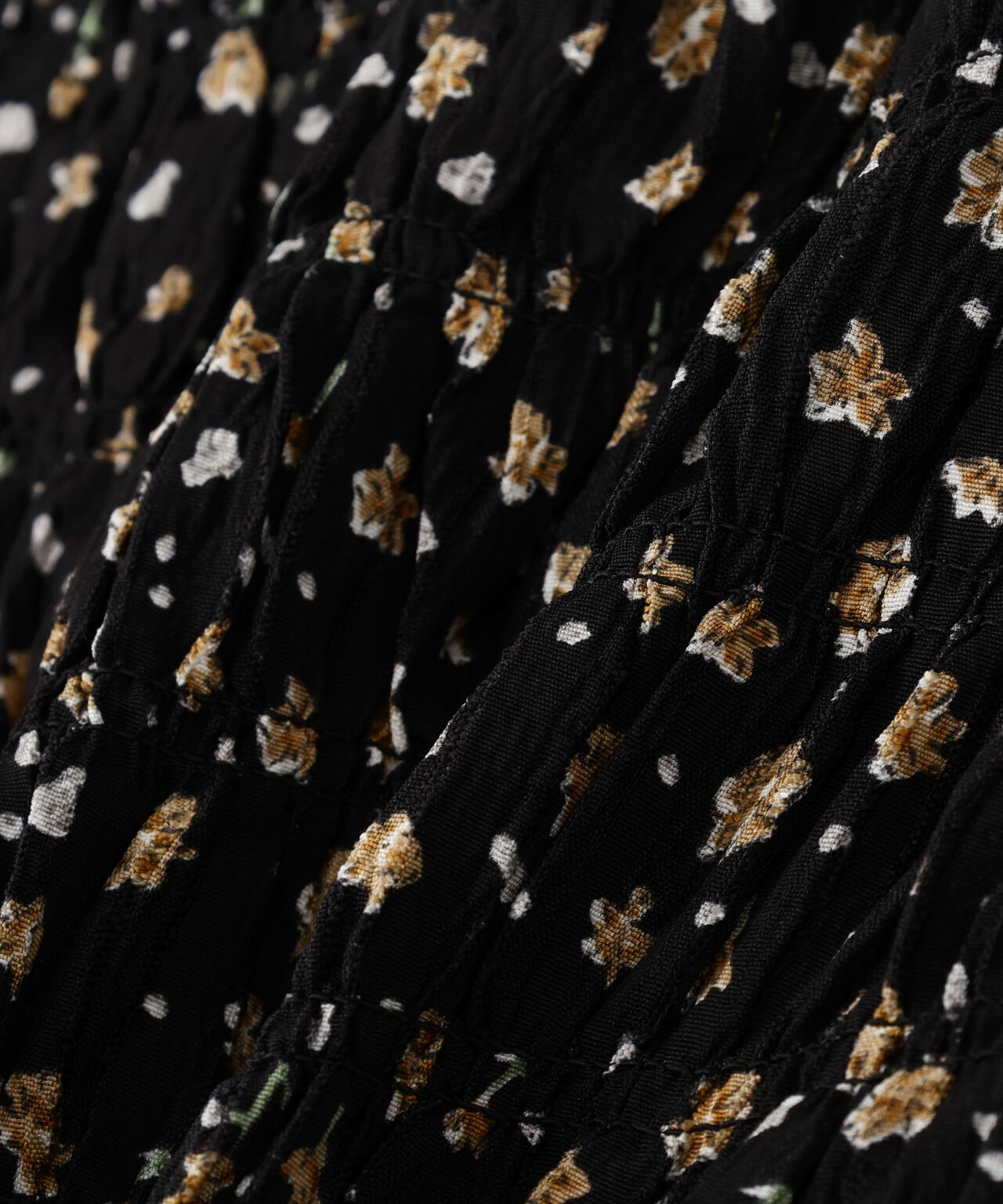 ミニフラワーシャーリングブラウス