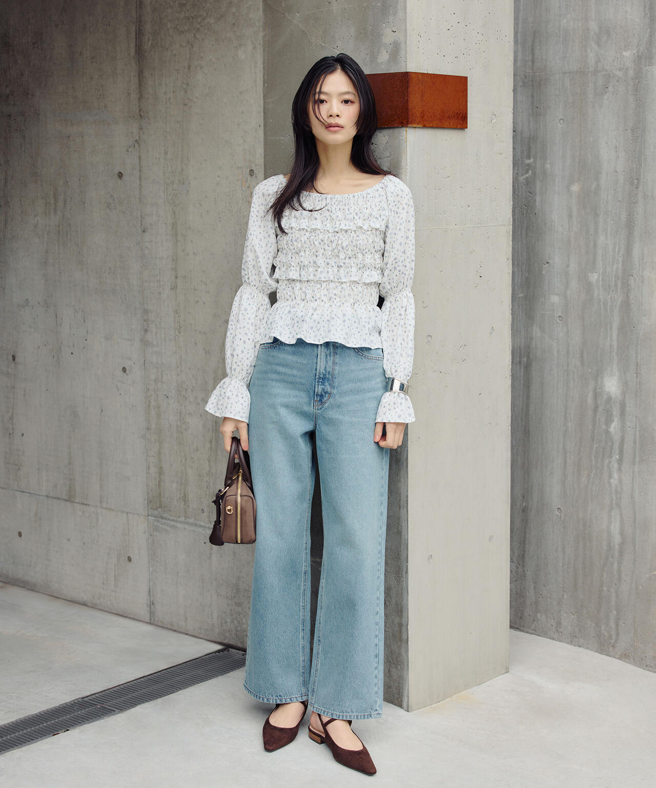 ミニフラワーシャーリングブラウス