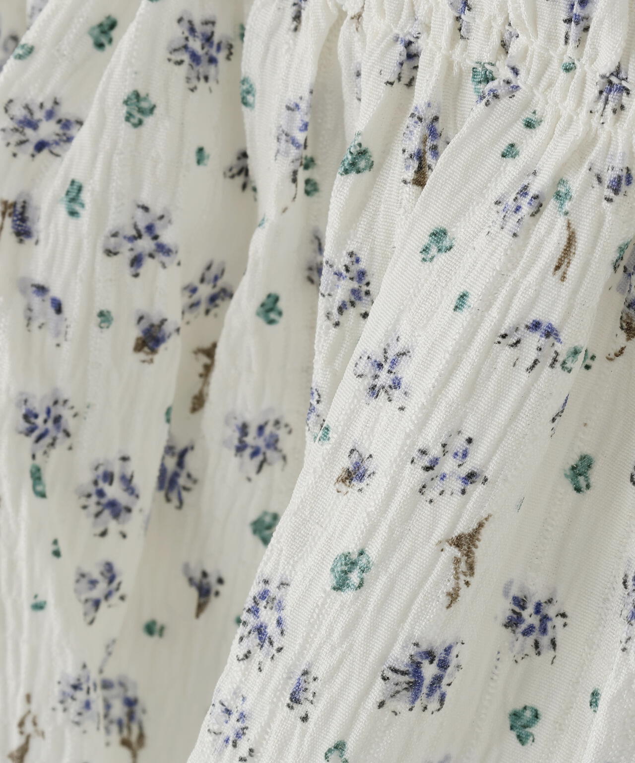 ミニフラワーシャーリングブラウス