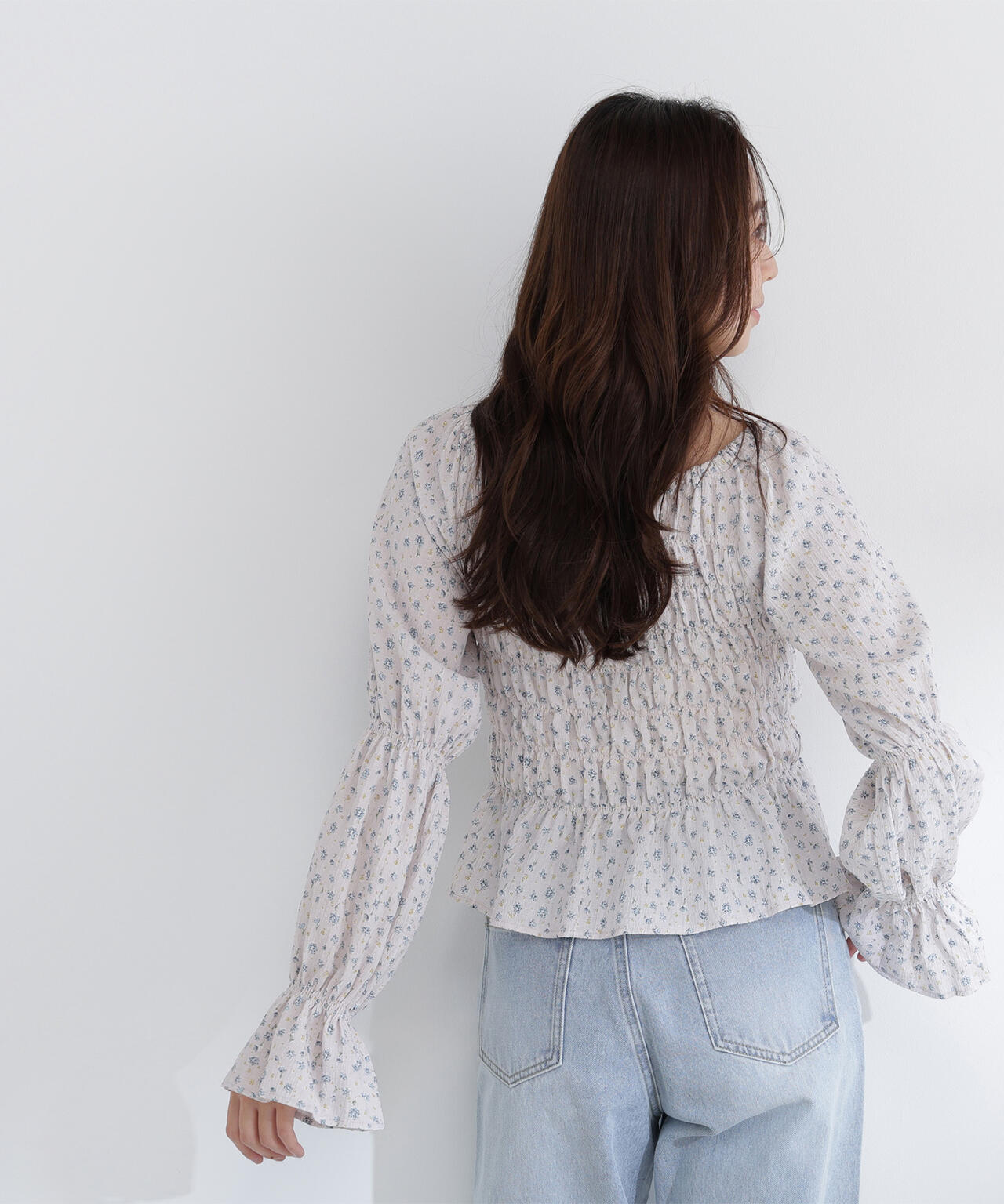 ミニフラワーシャーリングブラウス