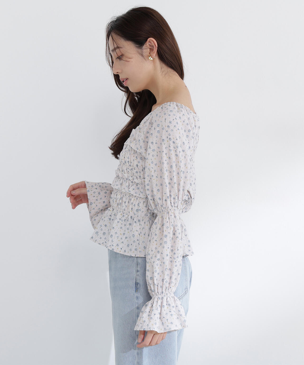 ミニフラワーシャーリングブラウス