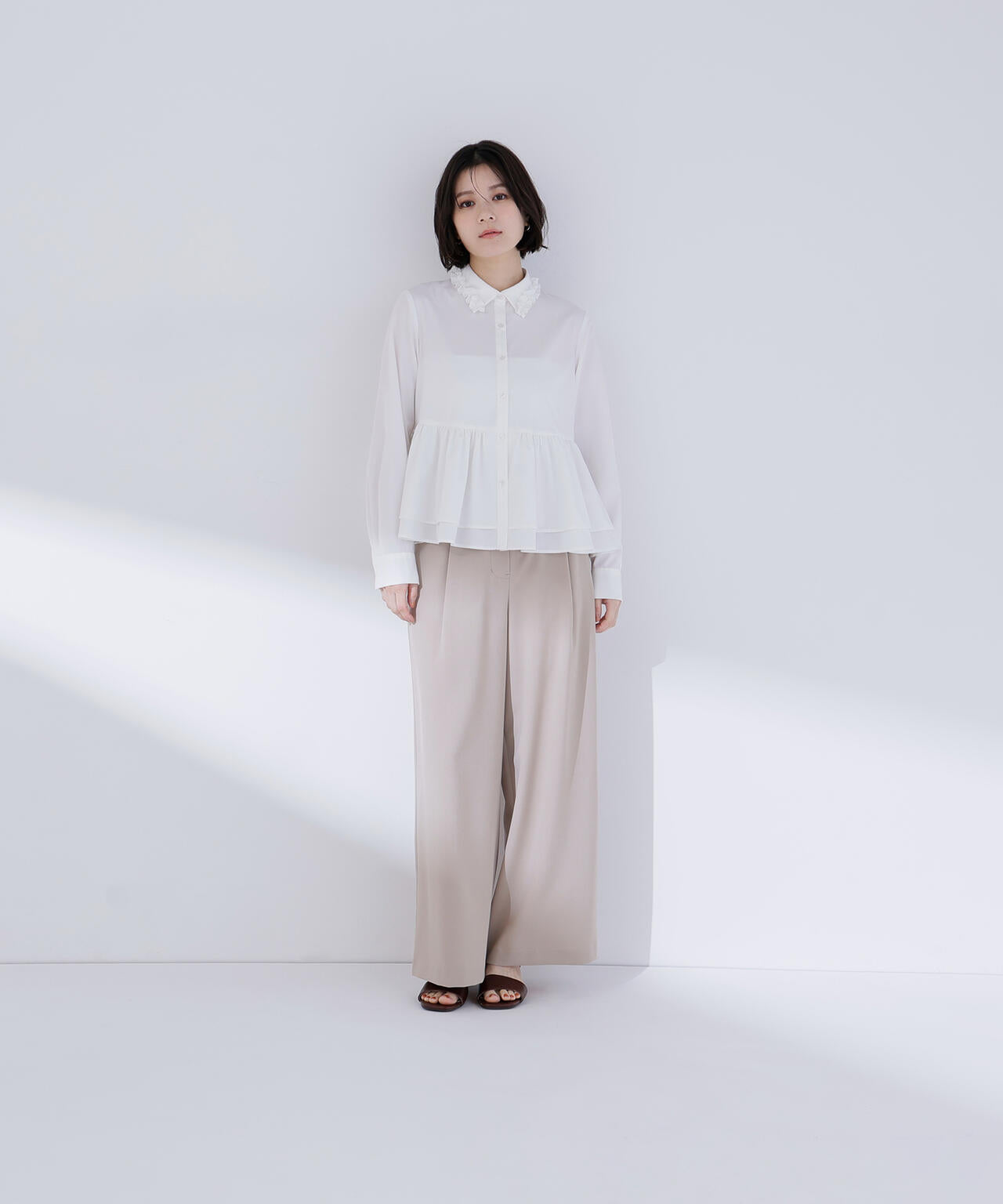 フリルカラーシャツ