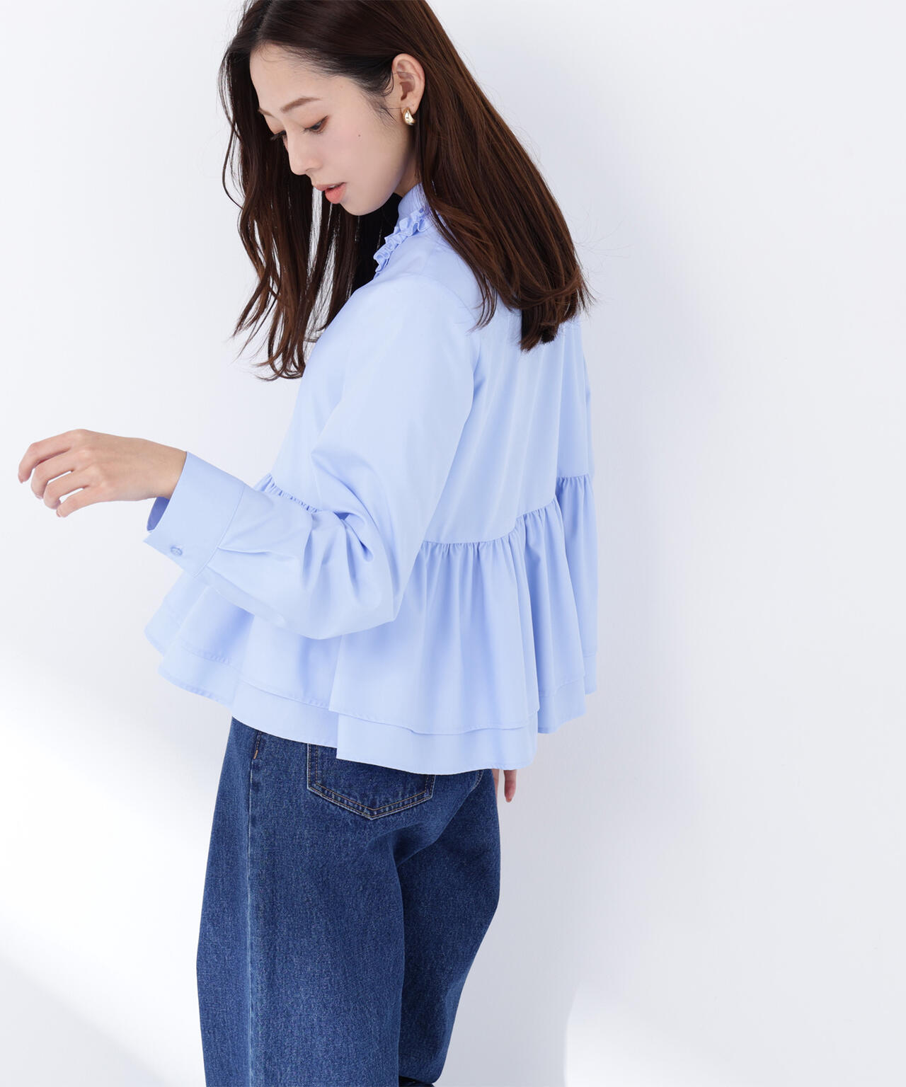 フリルカラーシャツ