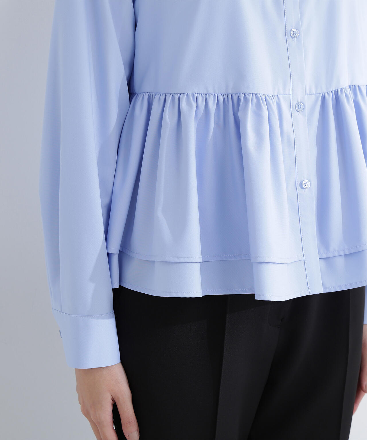 フリルカラーシャツ