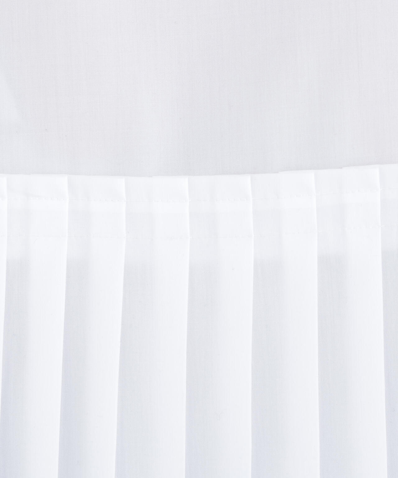 バックプリーツデザインシャツ