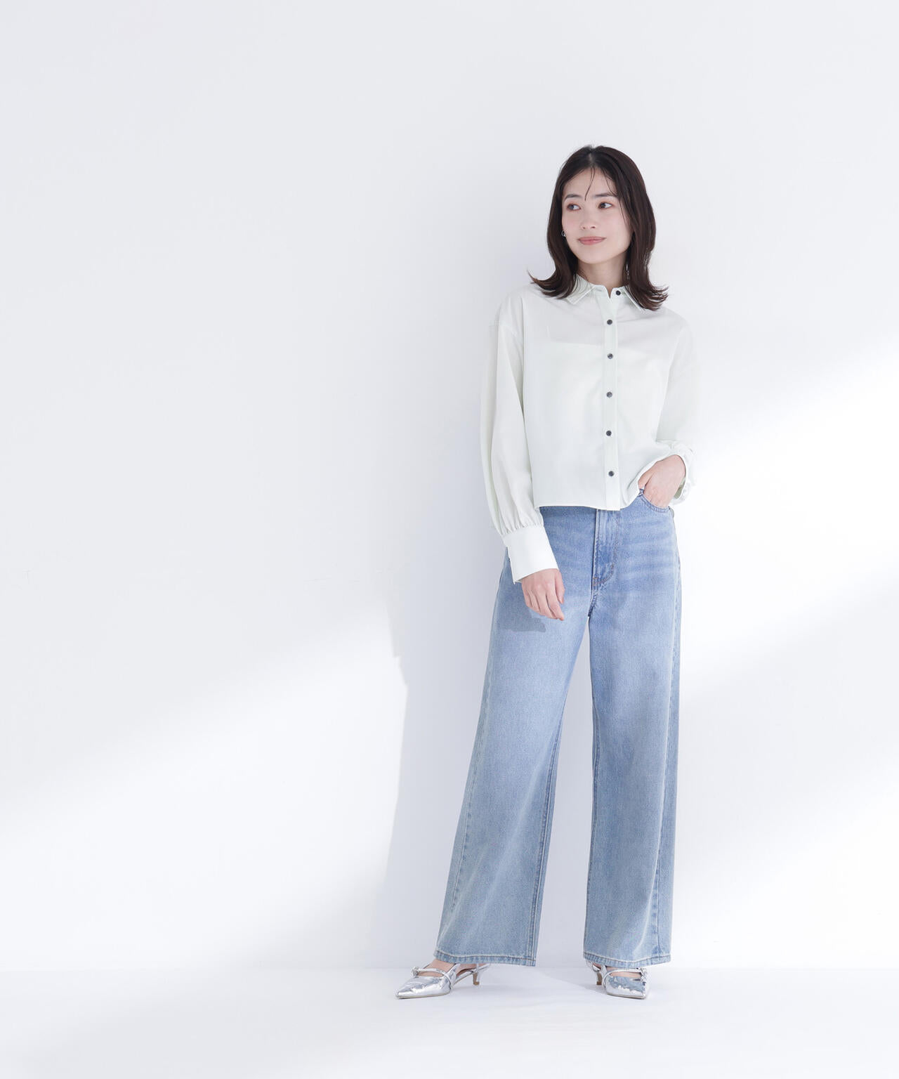 バックプリーツデザインシャツ