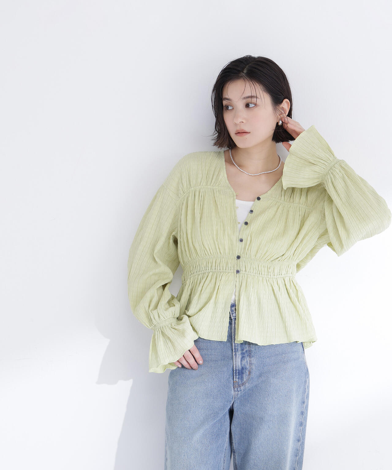 Vネックギャザーブラウス