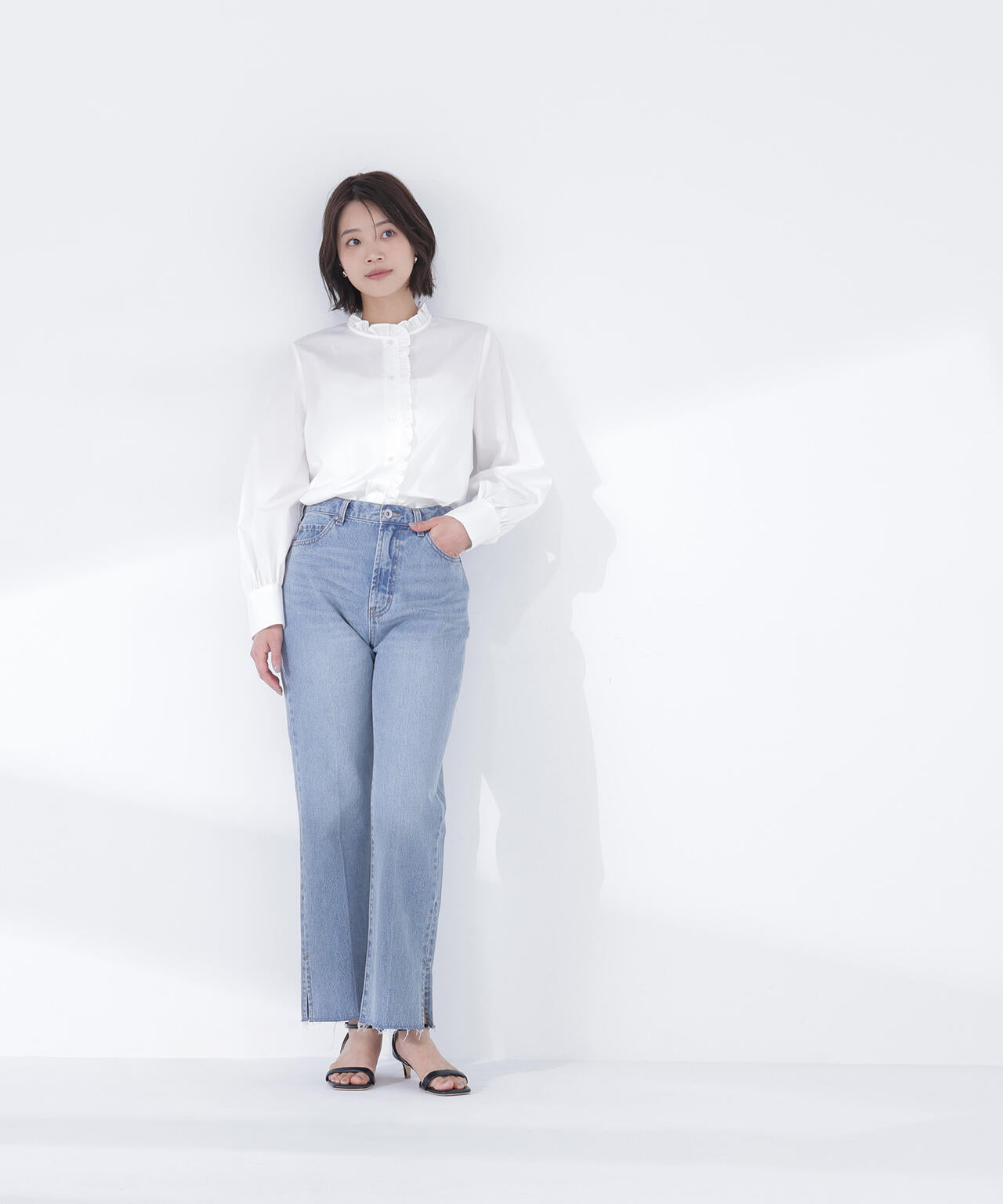 スタンドネックフリルブラウス