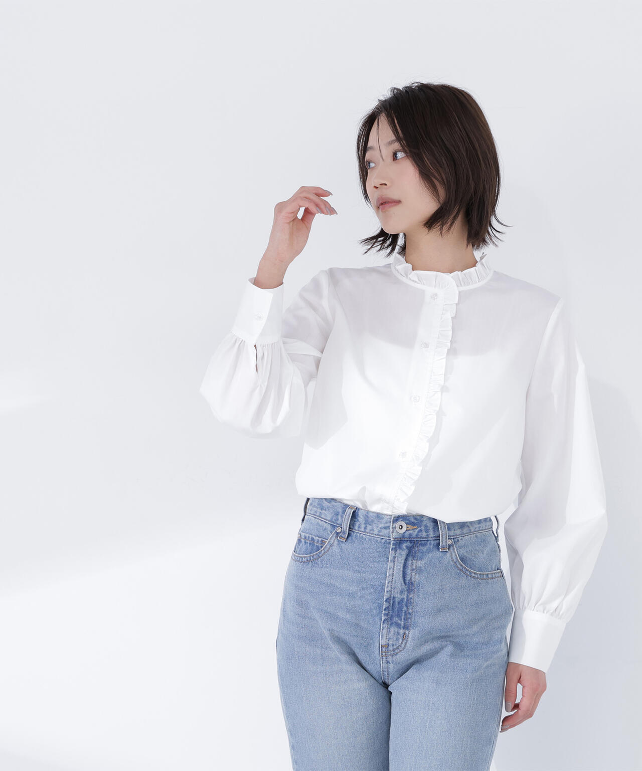 スタンドネックフリルブラウス