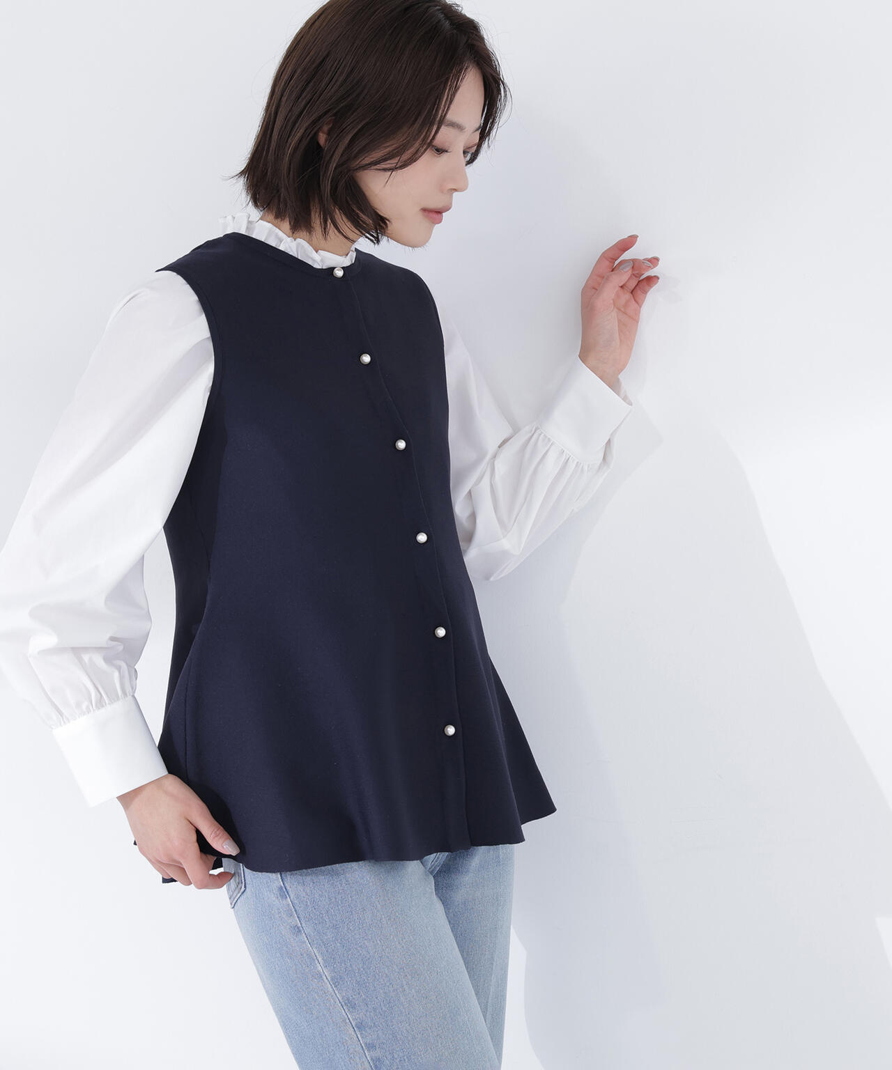 スタンドネックフリルブラウス