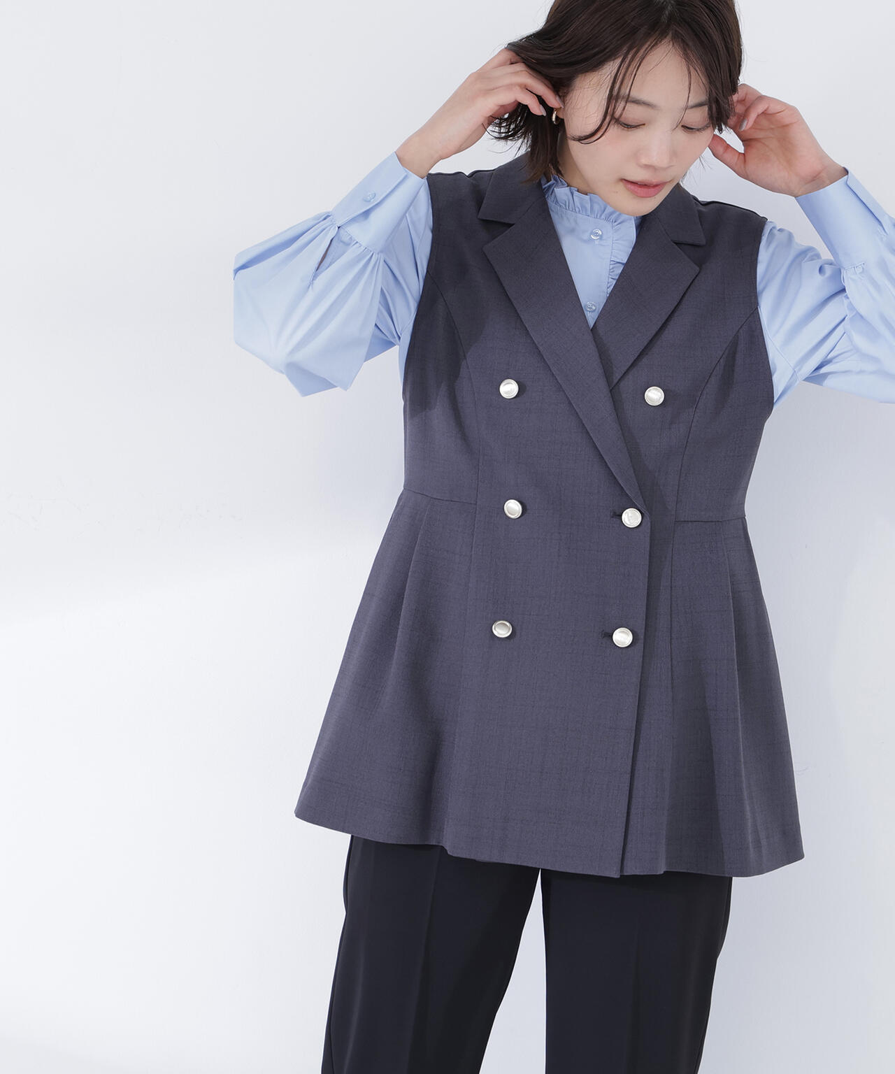 スタンドネックフリルブラウス