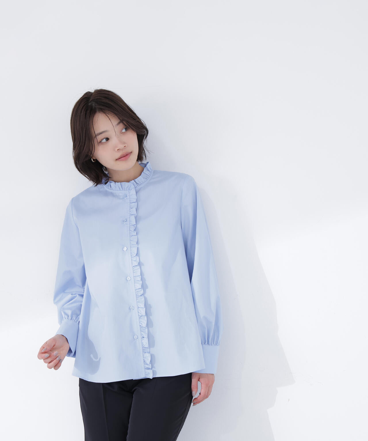 スタンドネックフリルブラウス