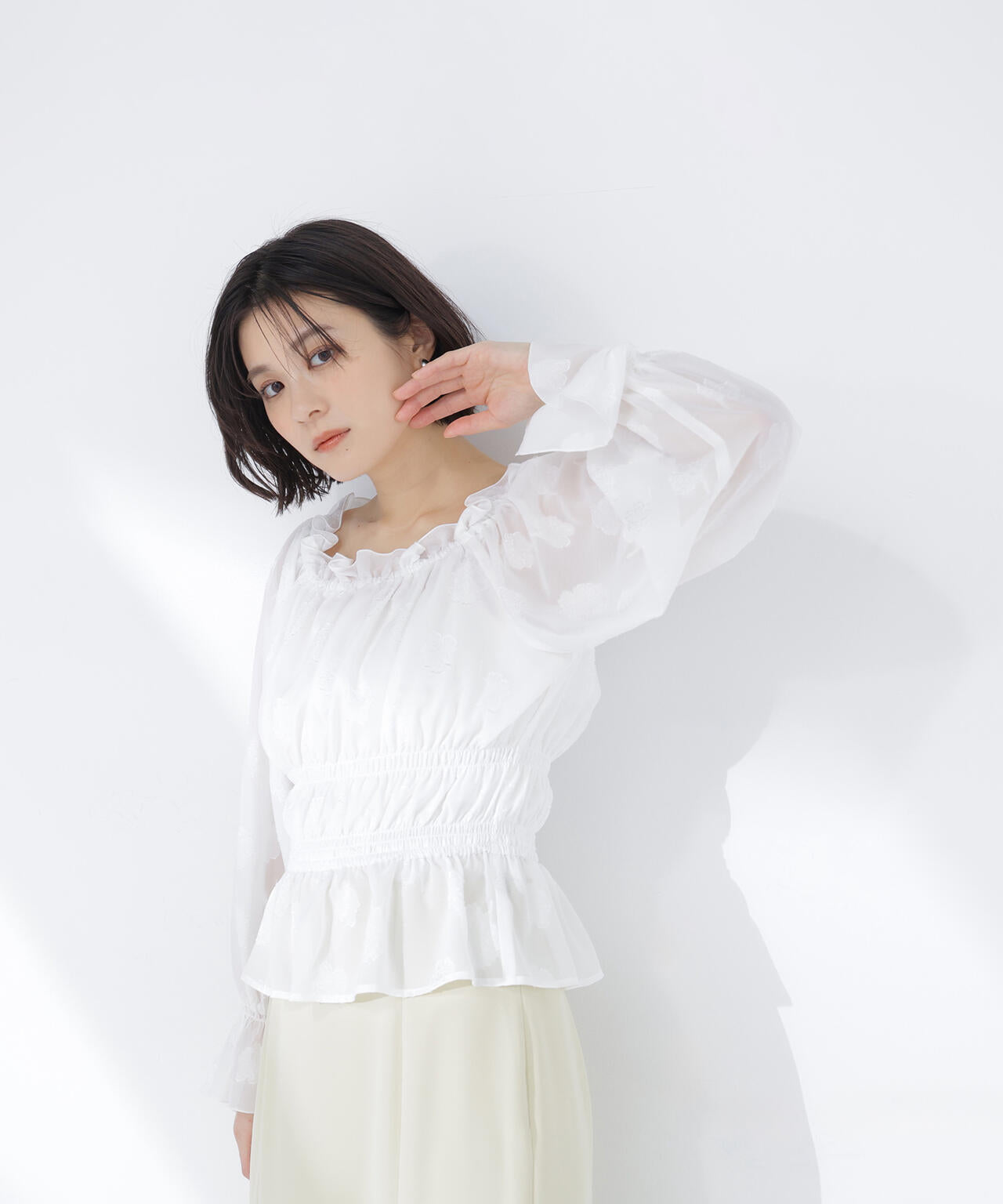 フラワージャガードブラウス