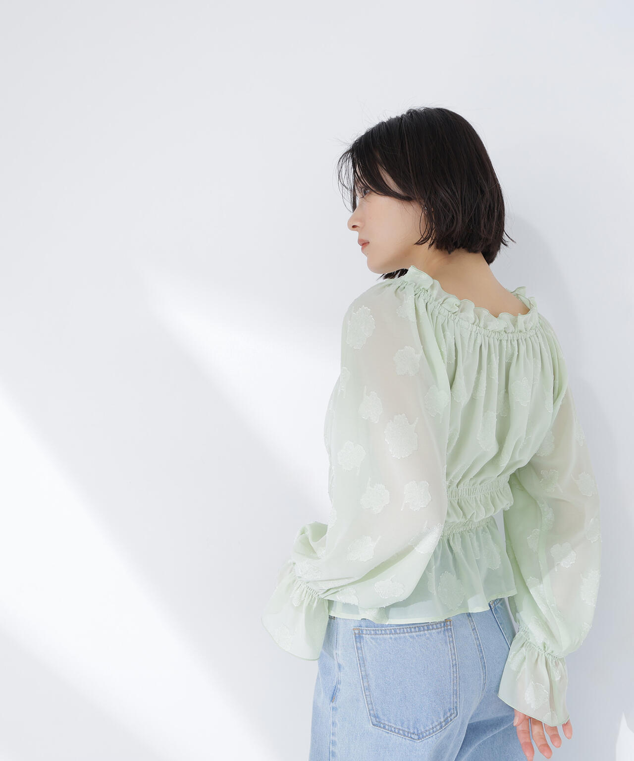 フラワージャガードブラウス