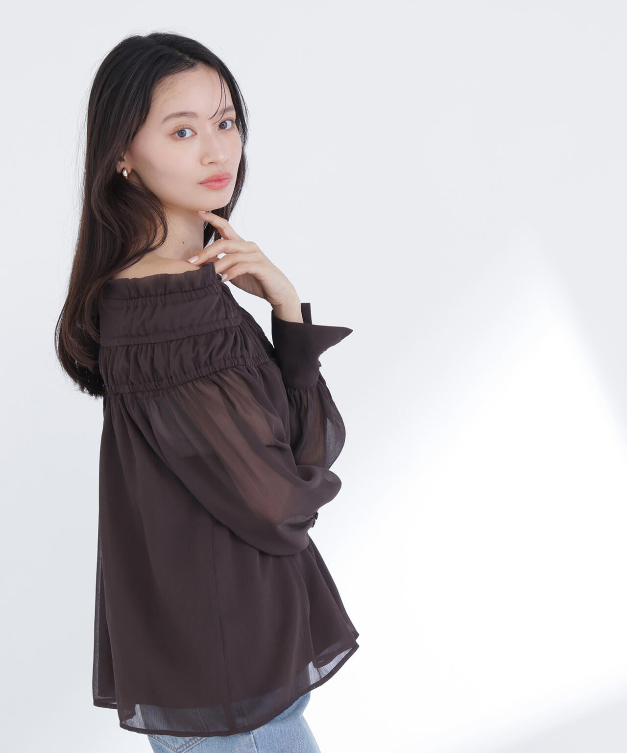 シャーリングショルダーブラウス