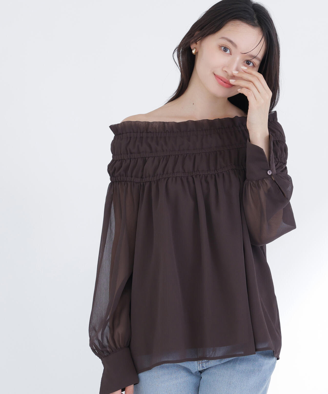 シャーリングショルダーブラウス